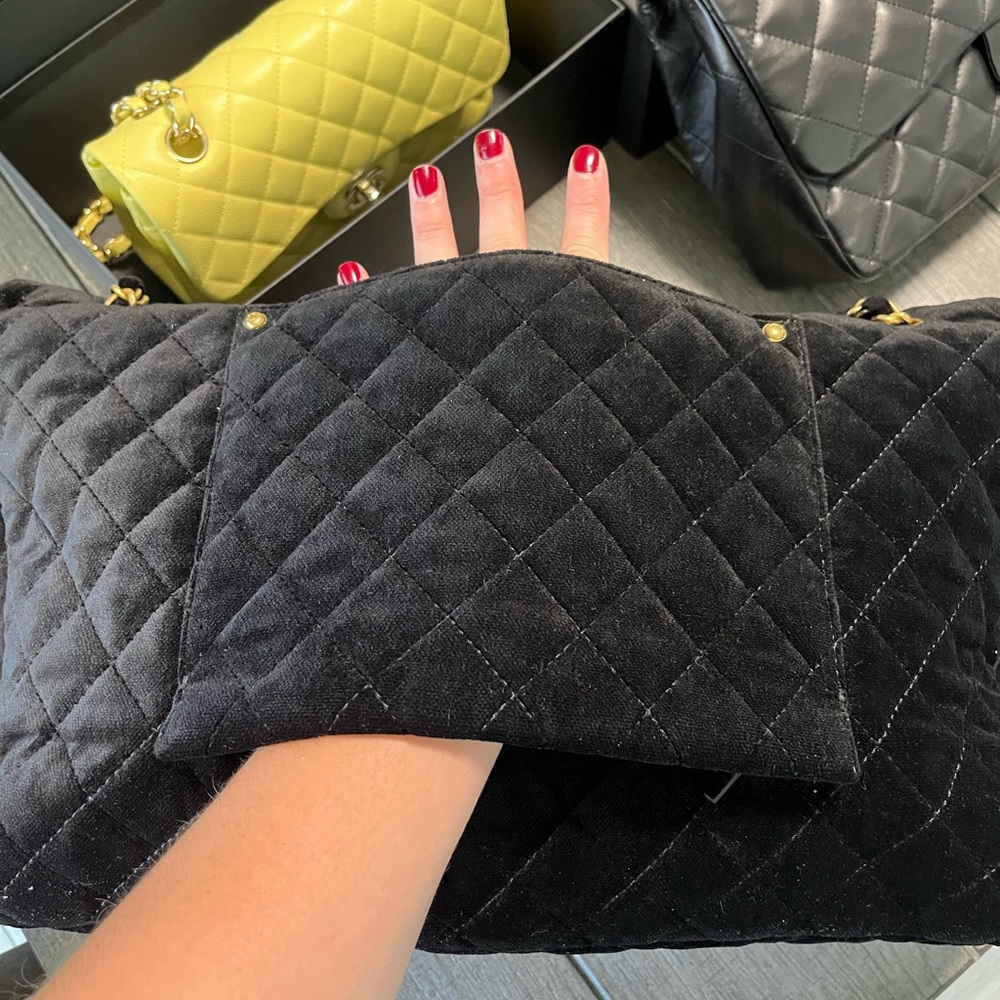 RARE Chanel XXL Velvet Airlines Bag - Picture 11 of 14